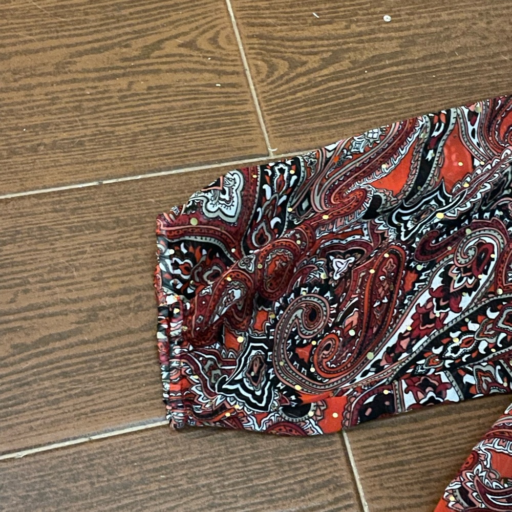 Cathy Daniels Gold bling Red Paisley blouse Scoop Neck quarter Sleeve Size Large - Picture 7 of 16